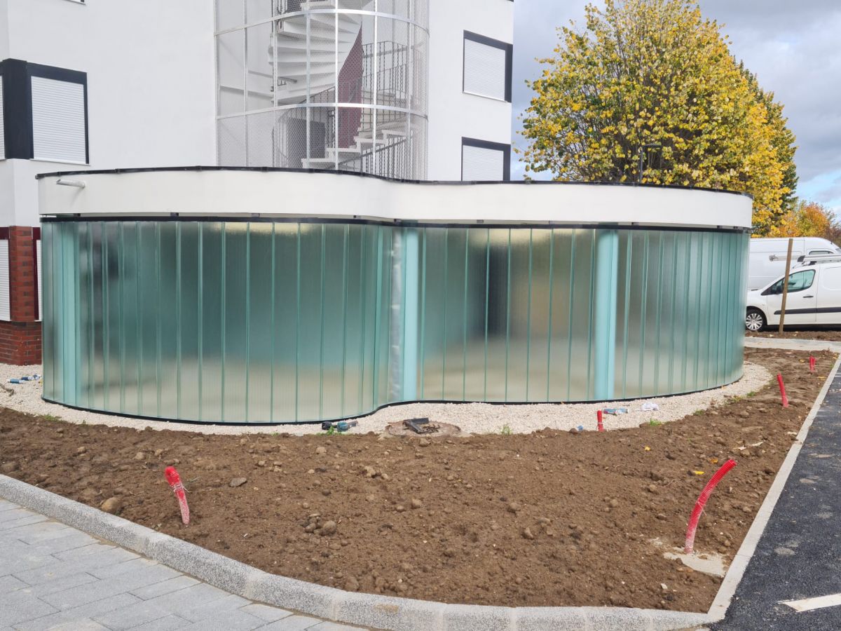 Le verre profilé : l&rsquo;alternative au verre bombé